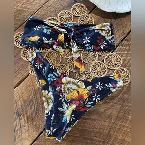 Flowered bikini